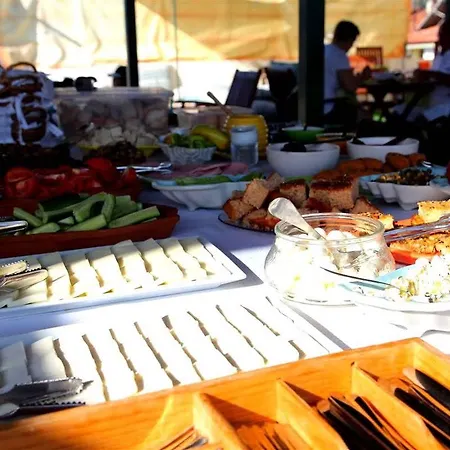 Caretta Caretta Отель 2*